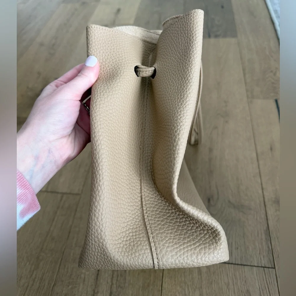 8 Other Reasons Vegan Leather Slouchy Bucket Bag - Picture 4 of 7